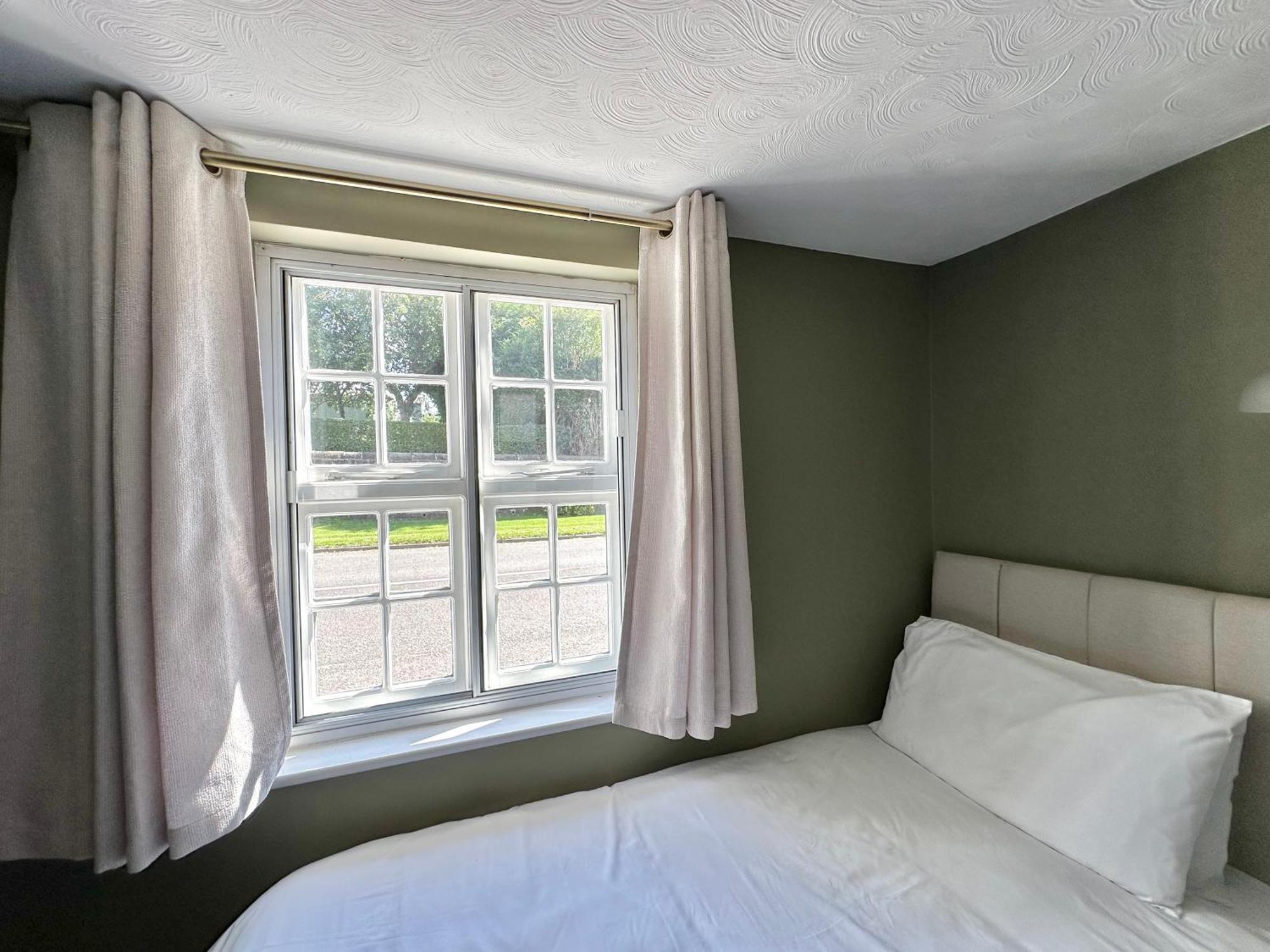The Unicorn Inn Newton Solney Zimmer foto